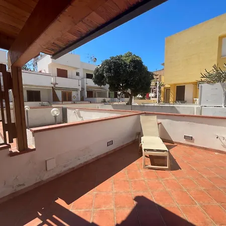 Ciuri Di Fronte Al Mare Сasa de vacaciones