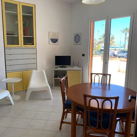 Hébergement de vacances Ciuri Di Fronte Al Mare