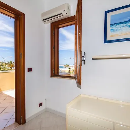 Ciuri Di Fronte Al Mare Hébergement de vacances *